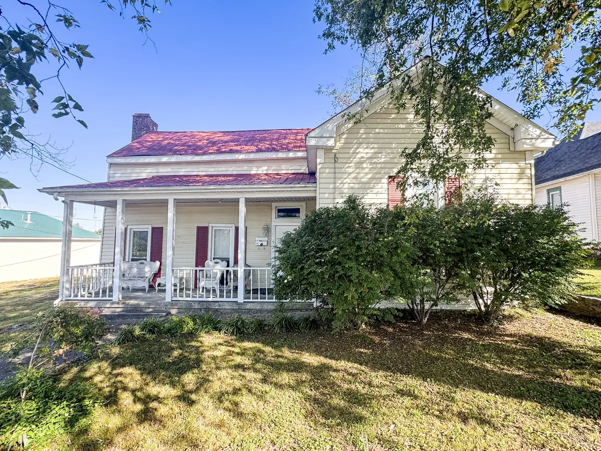 405 E Main St, Hartsville, TN 37074 - #1