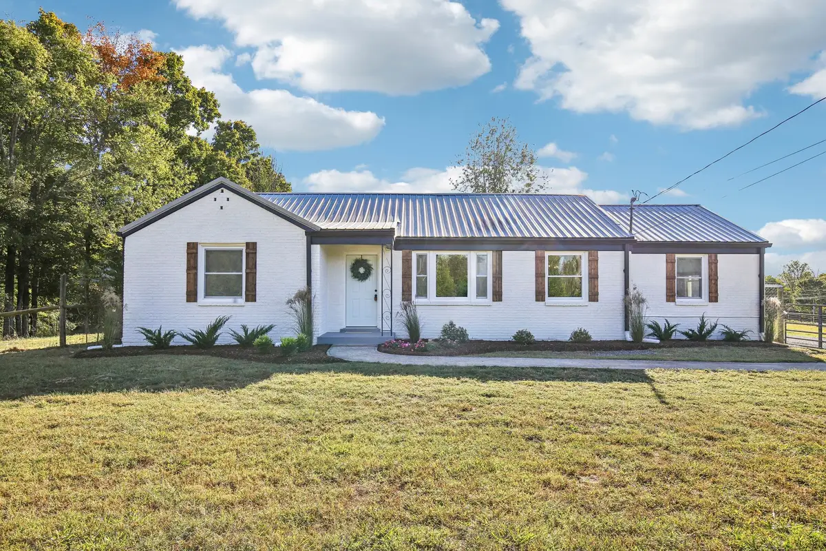 3116 Ivey Point Rd, Goodlettsville, TN 37072 - #1