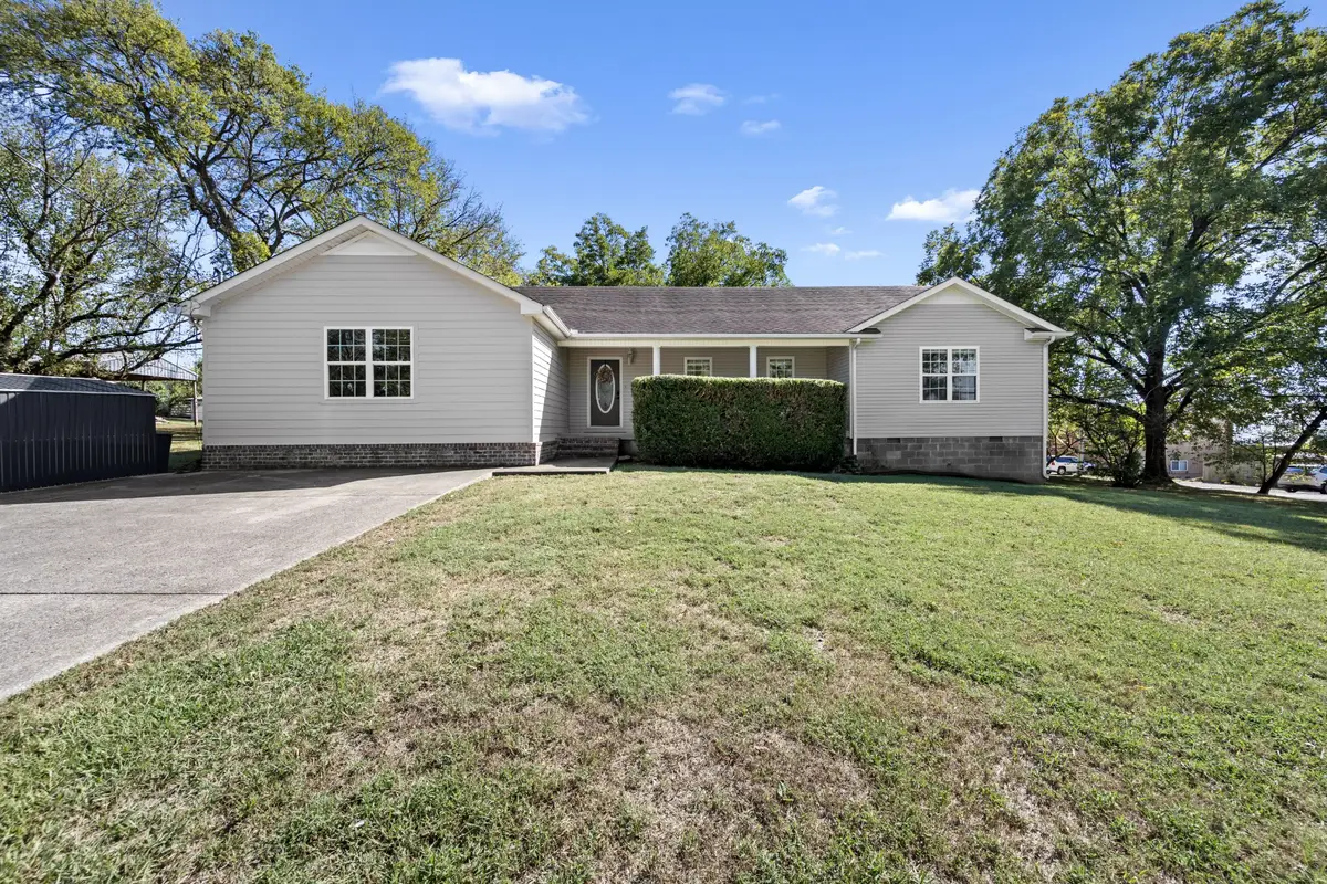 200 Broad St, Wartrace, TN 37183 - #1