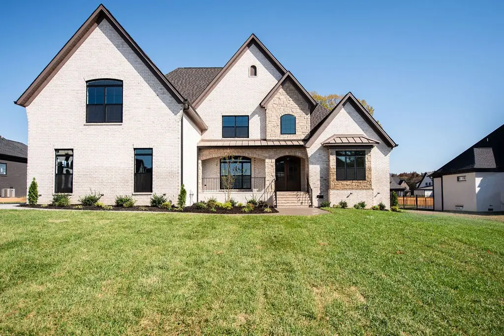 884 Harrisburg Ln, Mount Juliet, TN 37122 - #1