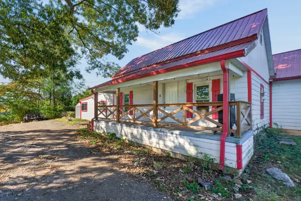 1022 Fairview Rd, McMinnville, TN 37110
