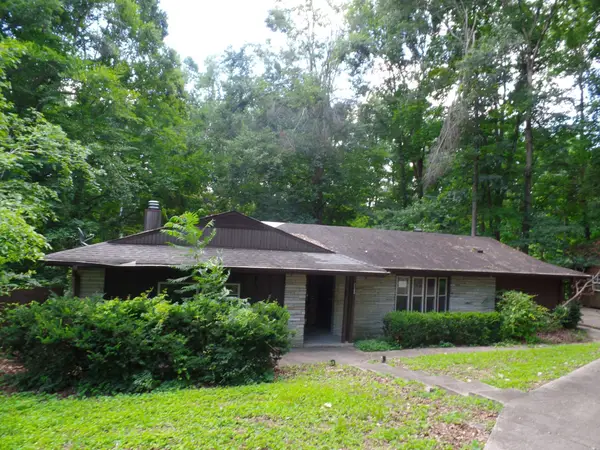 2103 Lambert Dr, Westmoreland, TN 37186