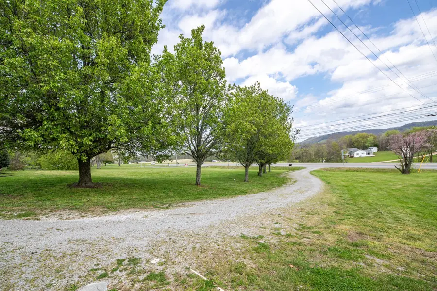 511 N Main St, Cornersville, TN 37047 - #2