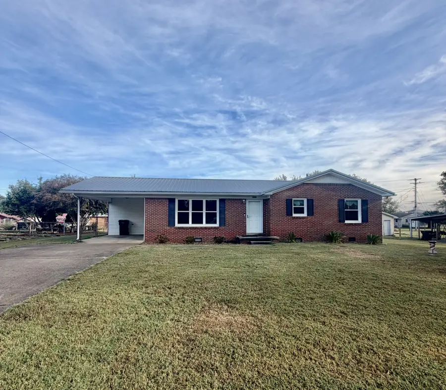 410 Kirk St, Lawrenceburg, TN 38464 - #2