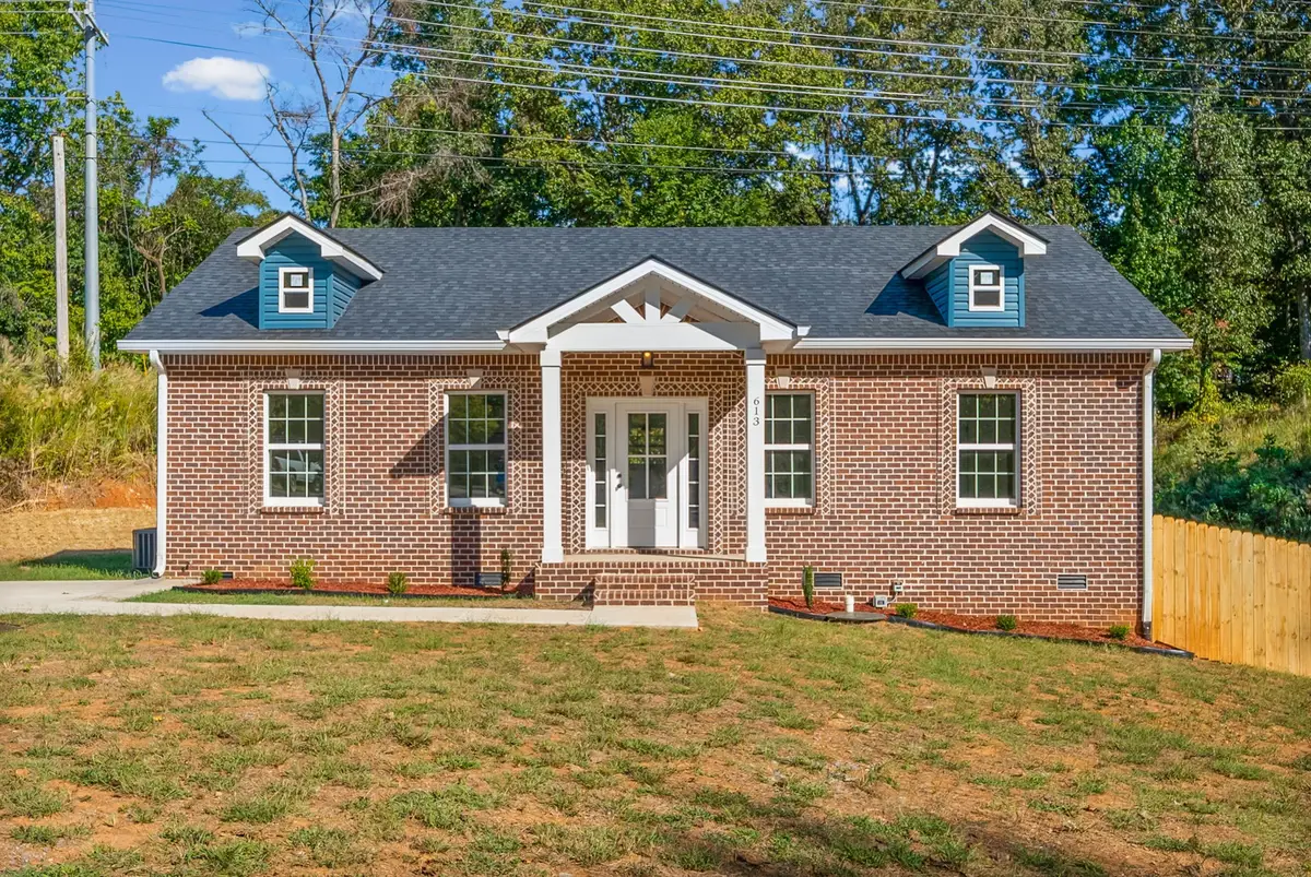 613 Hill Rd, Clarksville, TN 37040 - #1