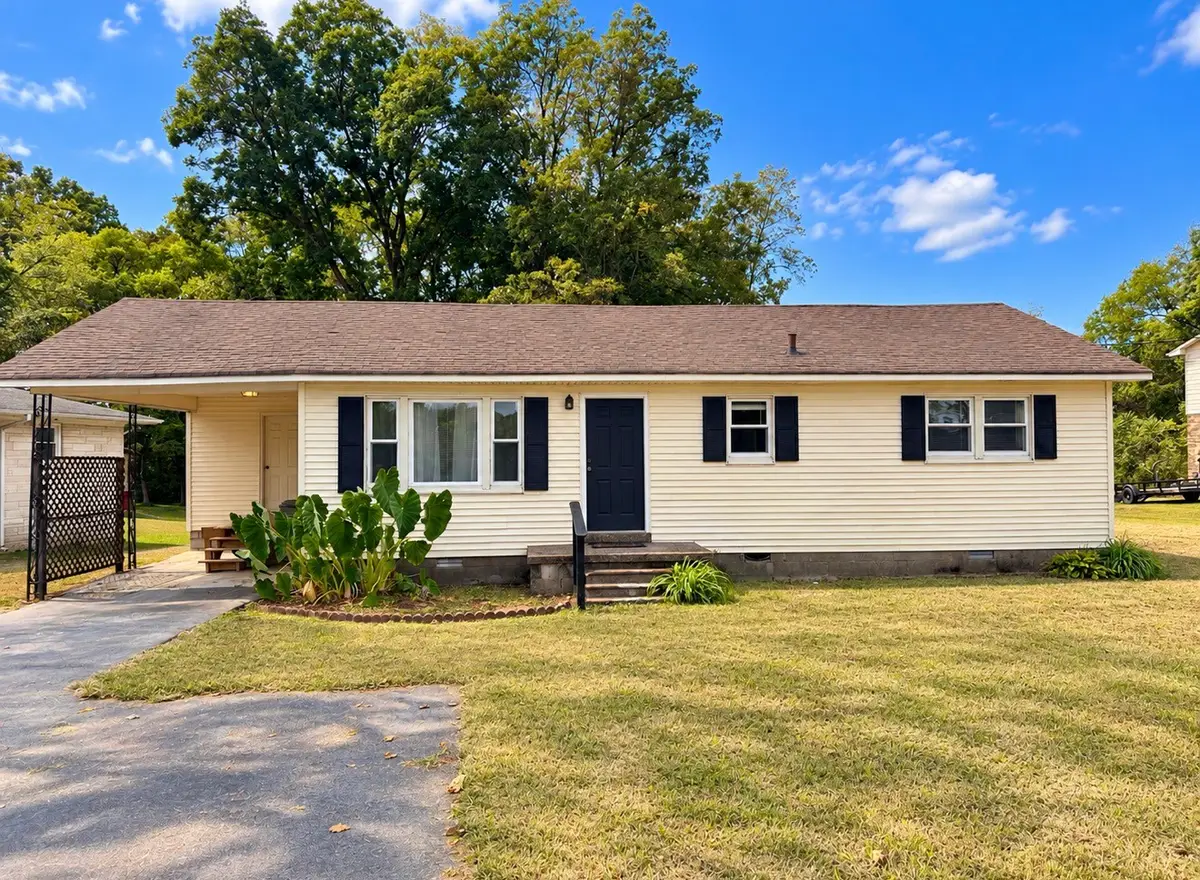 2125 W Gaines St, Lawrenceburg, TN 38464 - #1