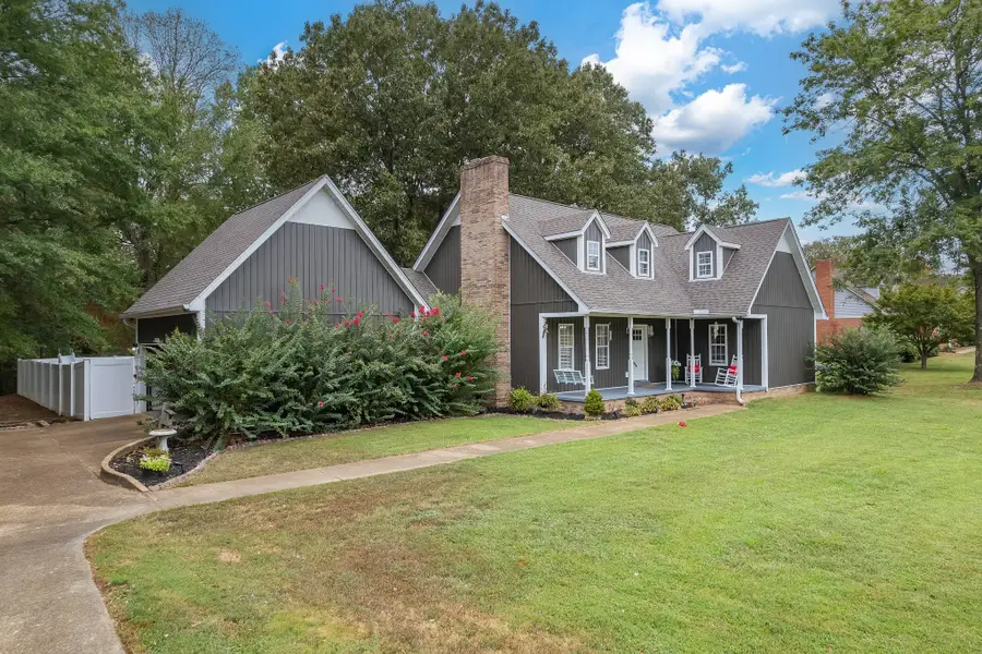 225 Meadowbrook Cir, Lexington, TN 38351 - #3