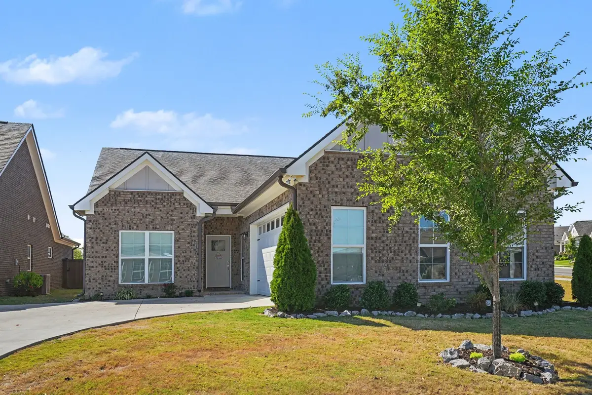 7100 Maddenwood Ln, Hermitage, TN 37076 - #1
