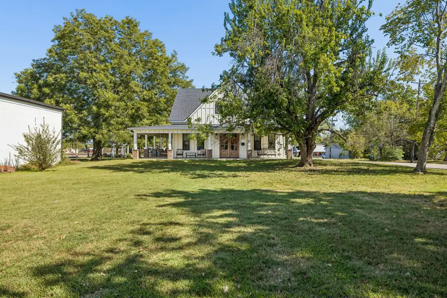 17 E 1st Ave, Hohenwald, TN 38462 - #2
