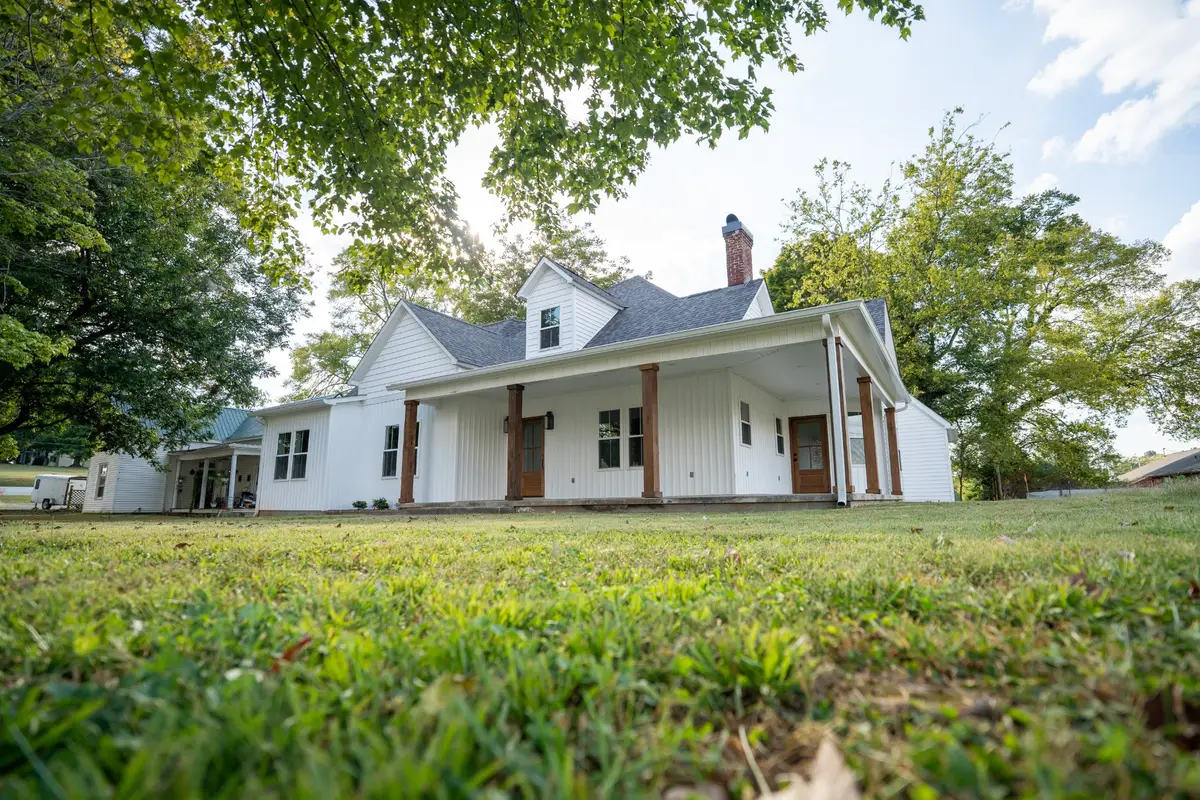 221 S Military Ave, Lawrenceburg, TN 38464 - #1