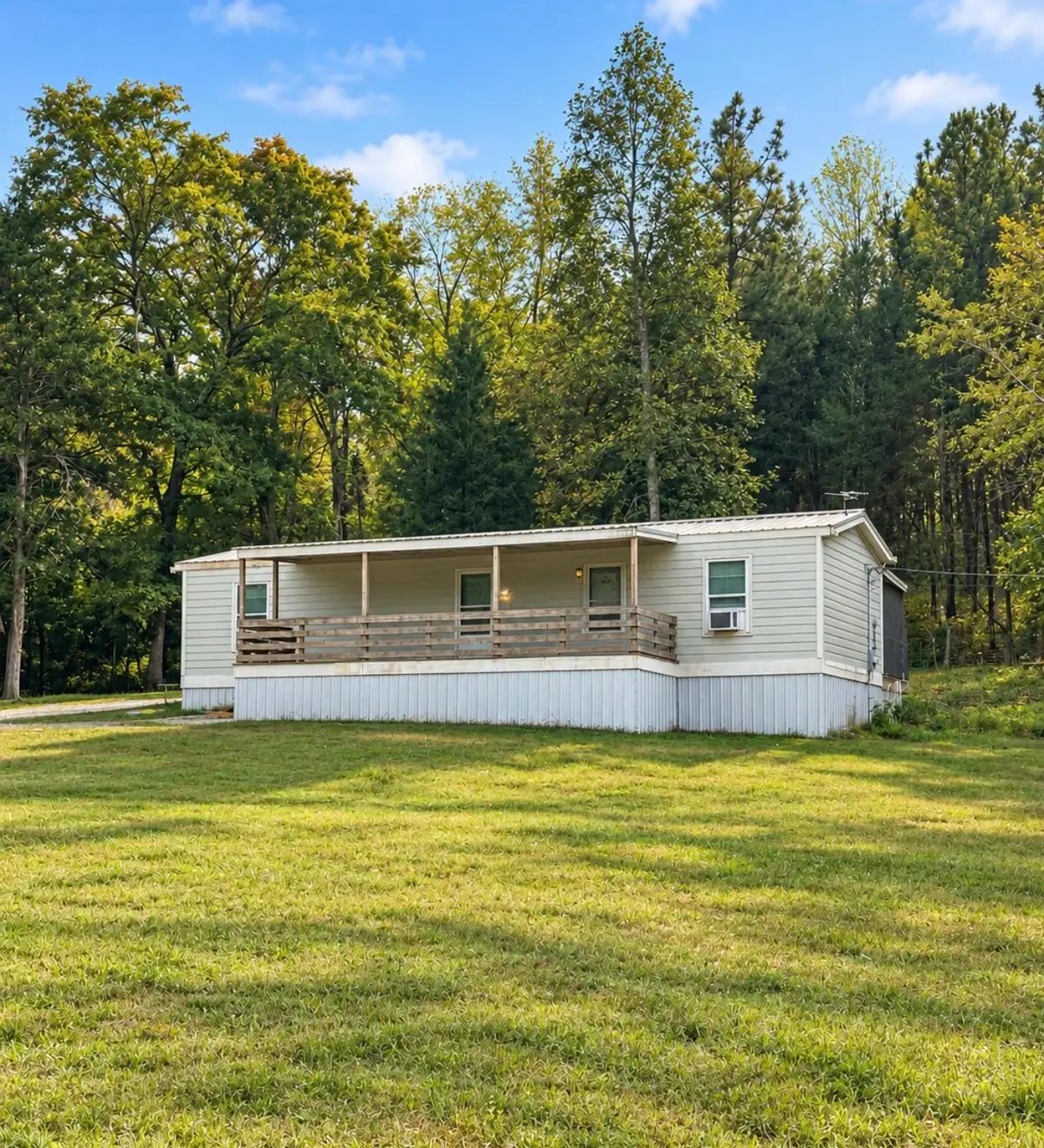633 Springer Rd, Hohenwald, TN 38462 - #1