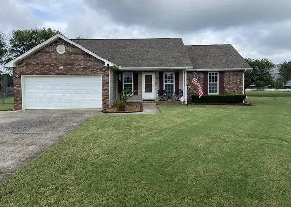 1404 Elliott Ct, Clarksville, TN 37042
