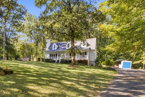 1205 Hardwood Trl, Burns, TN 37029