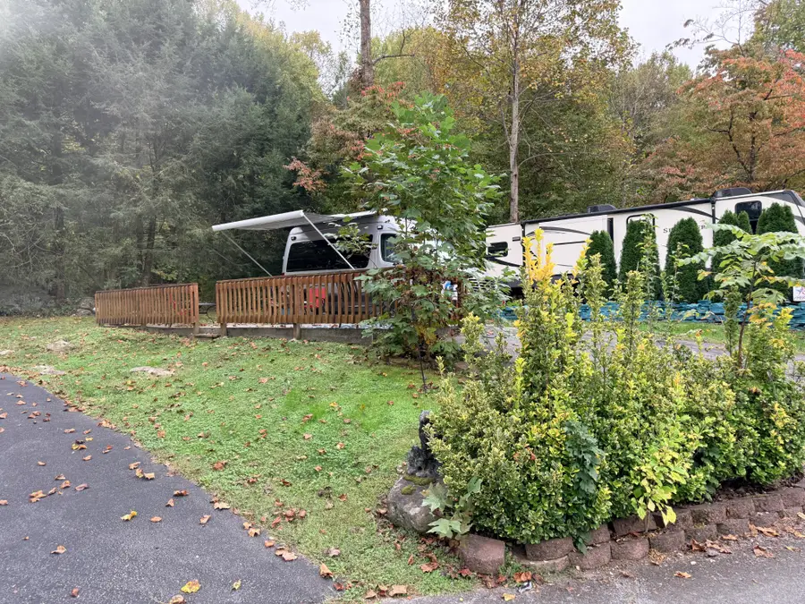 4229 E Parkway E, Gatlinburg, TN 37738 - #3