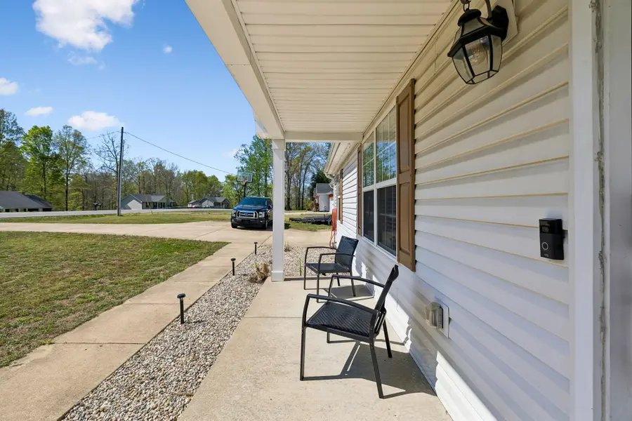 3084 Bowker Rd, Charlotte, TN 37036 - #3