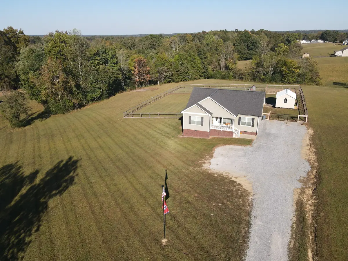 1193 Liberty Rd, Charlotte, TN 37036 - #1