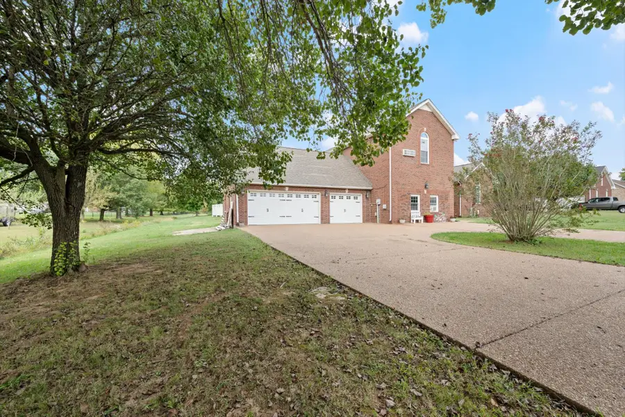 305 Lyon Dr, Portland, TN 37148 - #2
