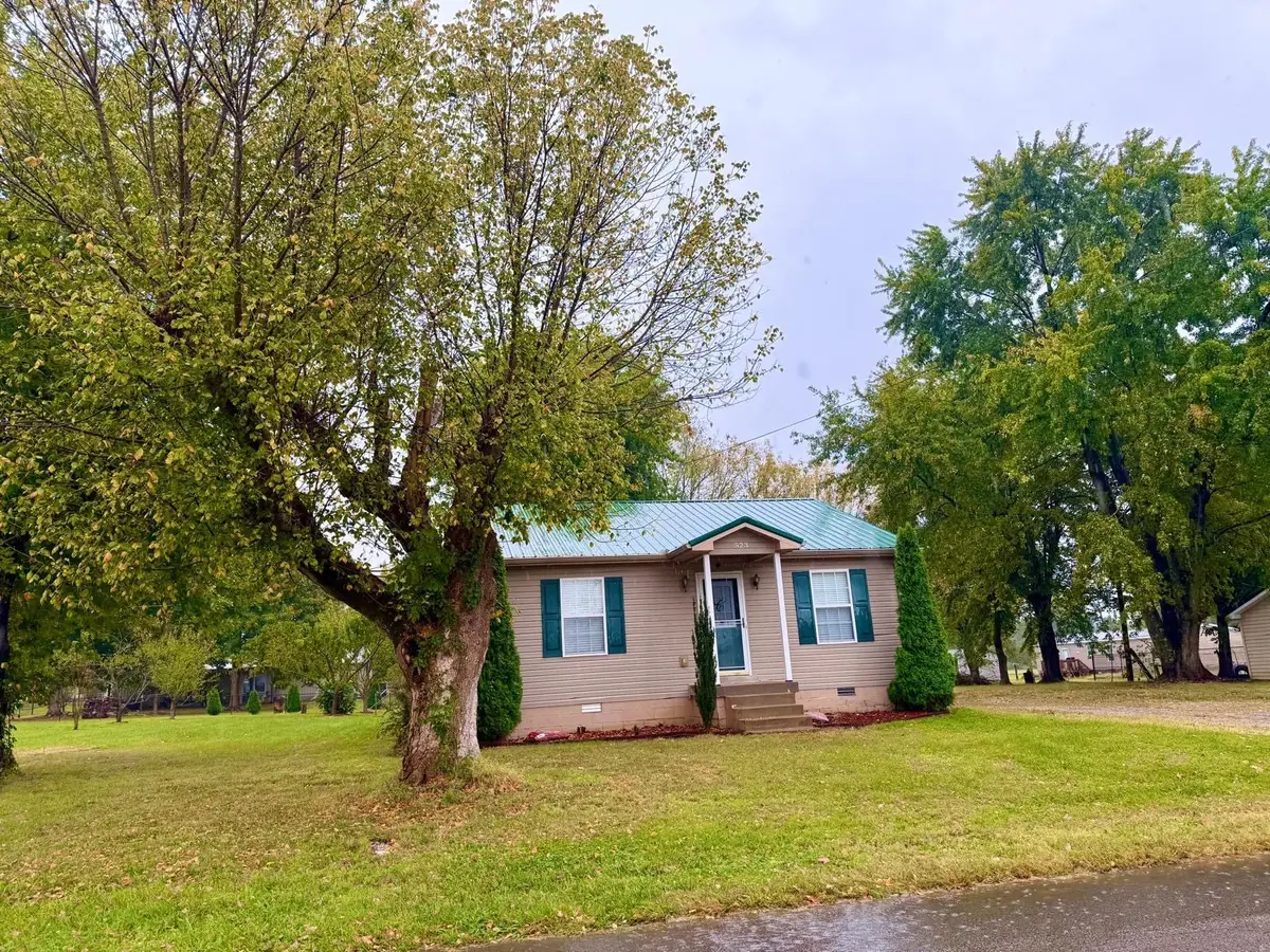 523 E Park St, Guthrie, KY 42234 - #1