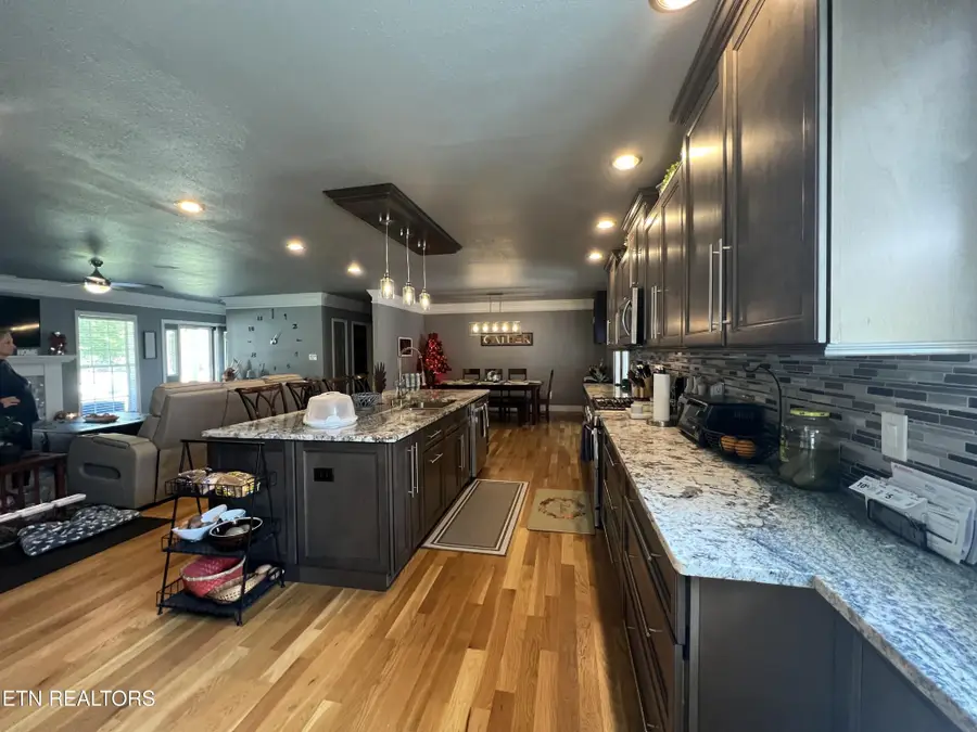 186 Cabot Lane, Rockwood, TN 37854 - #2
