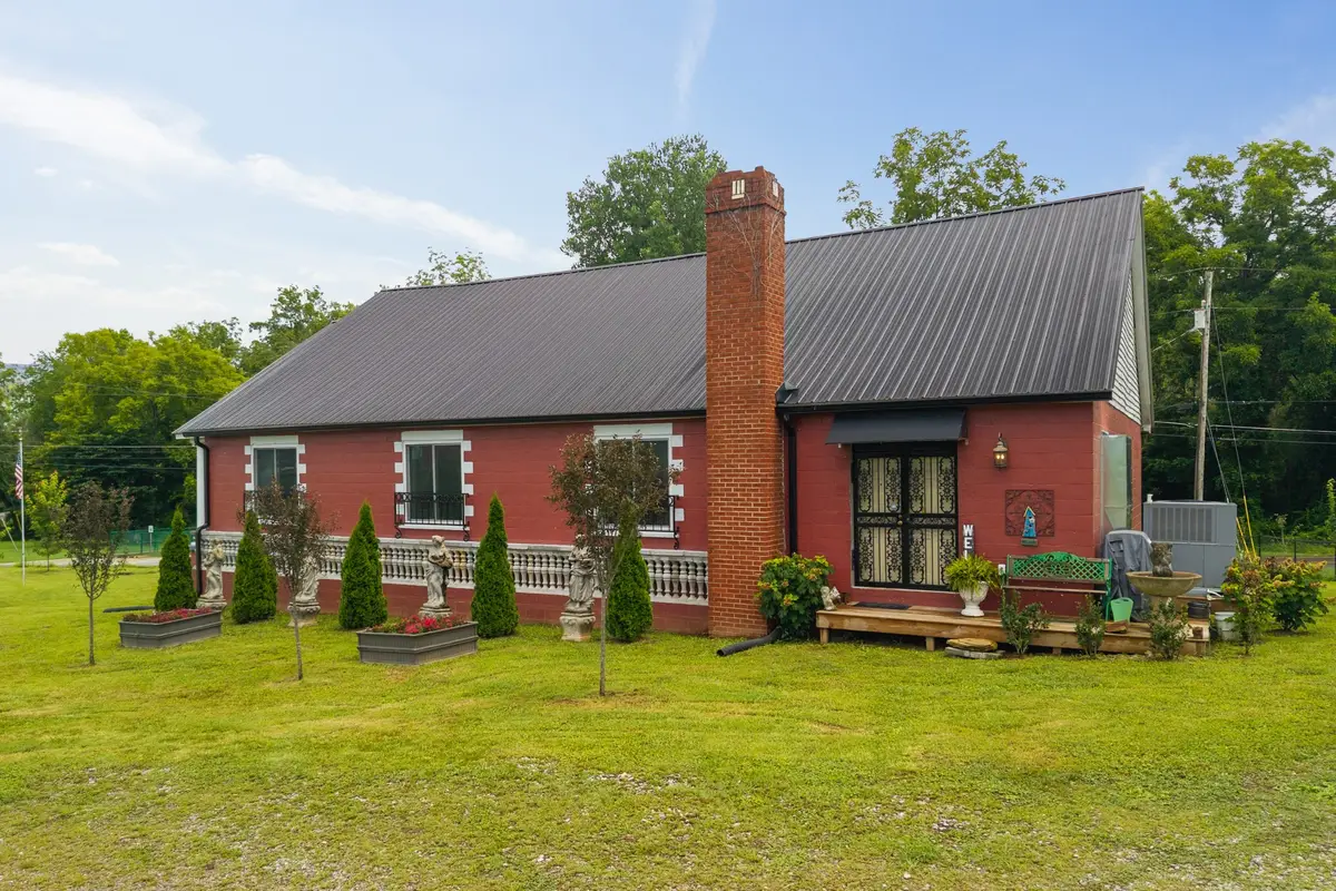 131 Old Morrison Rd, McMinnville, TN 37110 - #1