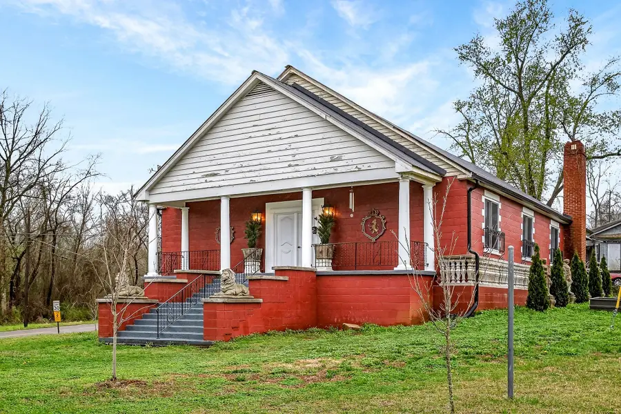 131 Old Morrison Rd, McMinnville, TN 37110 - #2