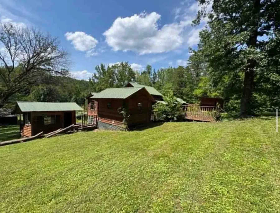 203 Hurricane Creek Dr, Tennessee Ridge, TN 37178 - #2