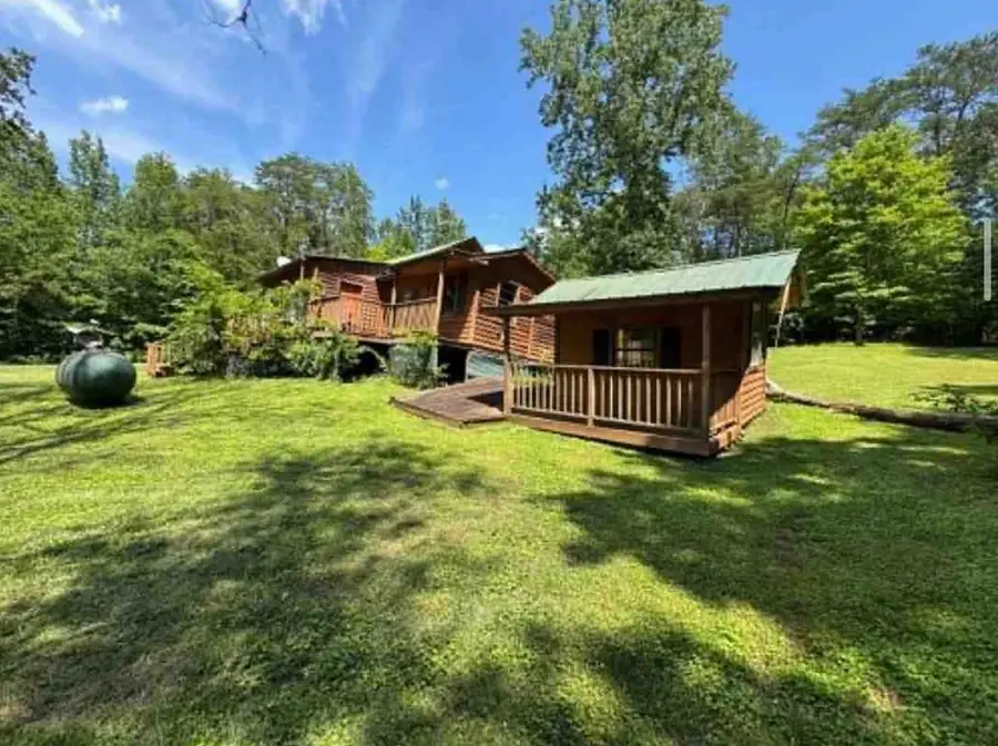 203 Hurricane Creek Dr, Tennessee Ridge, TN 37178 - #3