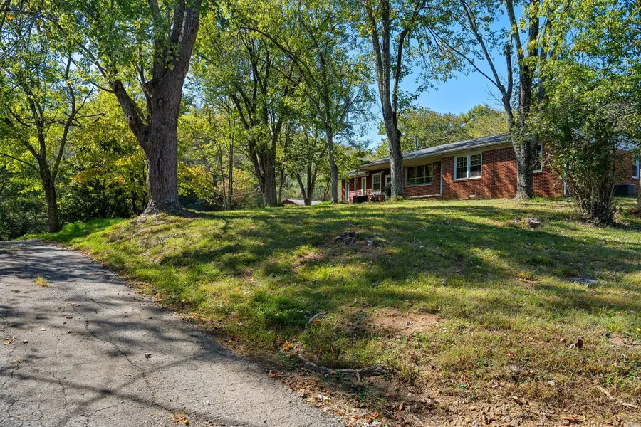 1404 Hwy 231 S, Bethpage, TN 37022 - #2