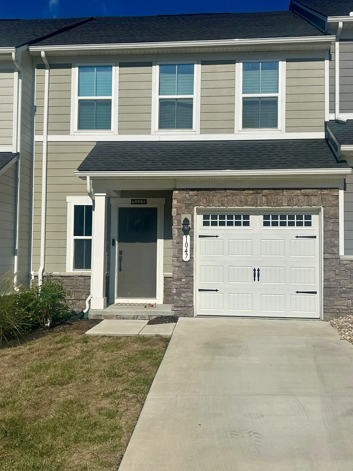 1047 Mountain View Dr, Thompsons Station, TN 37179 - #1