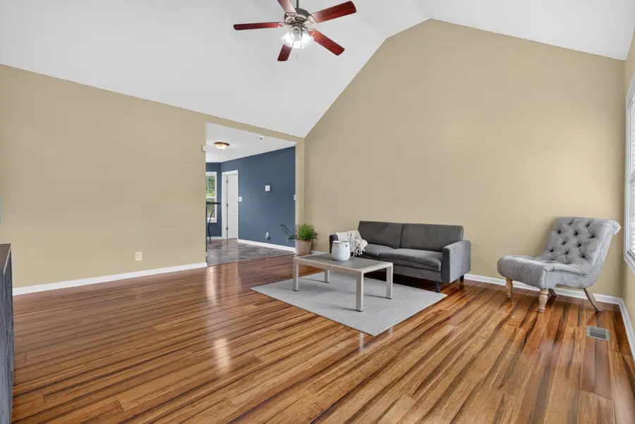 225 Raintree Dr, Clarksville, TN 37042 - #3