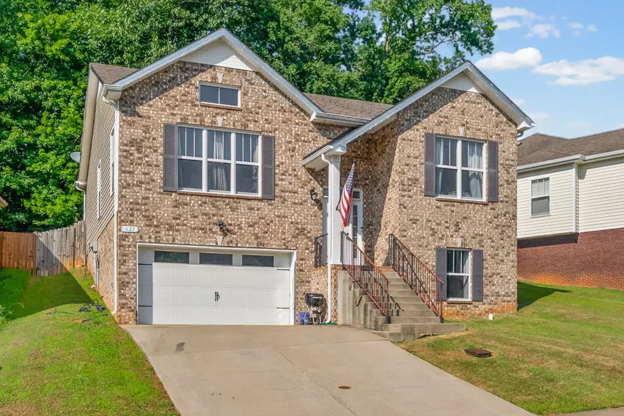 627 Hidden Valley Dr, Clarksville, TN 37040 - #2