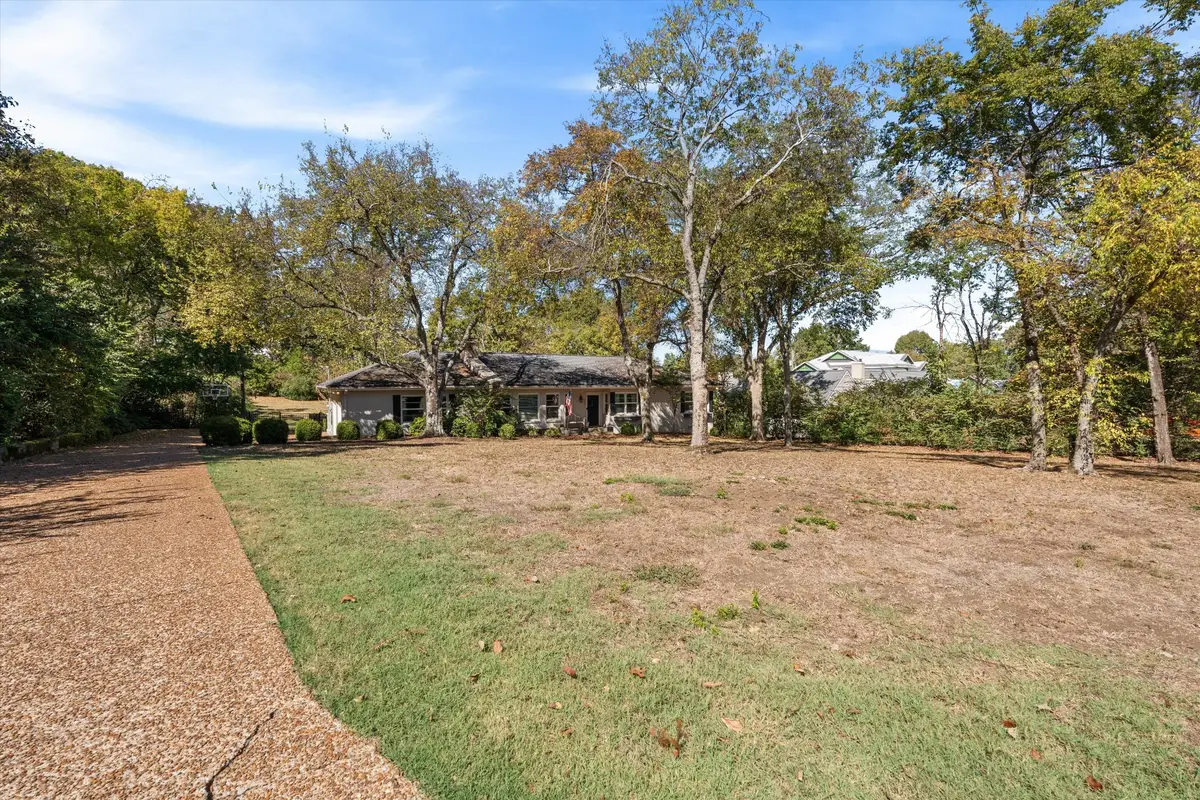 701 Vosswood Dr, Nashville, TN 37205 - #1