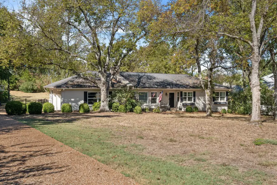 701 Vosswood Dr, Nashville, TN 37205 - #2