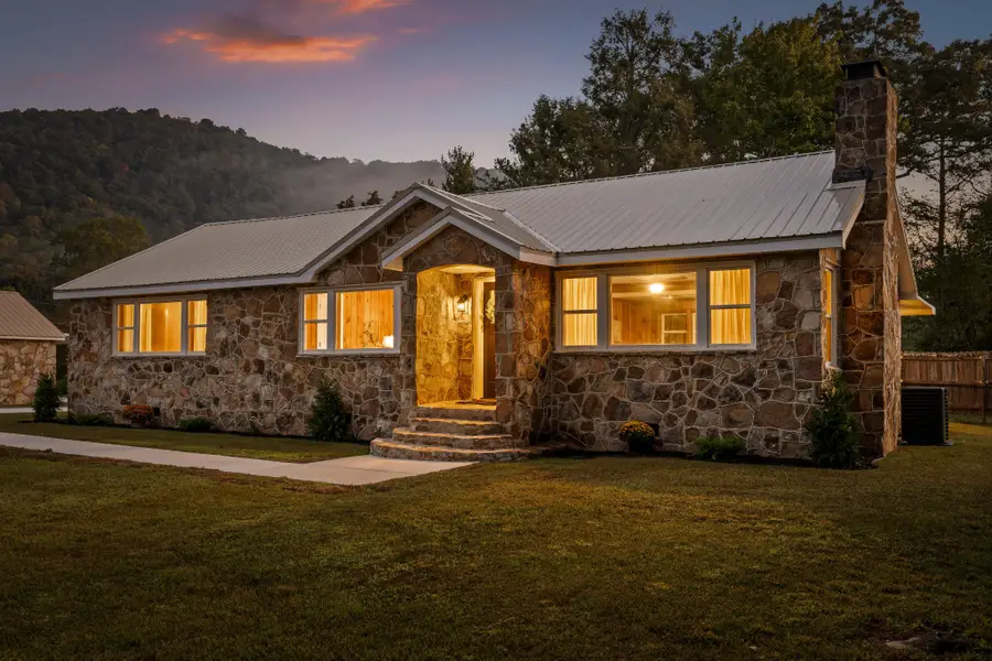 233 Montlake Road, Soddy Daisy, TN 37379 - #3
