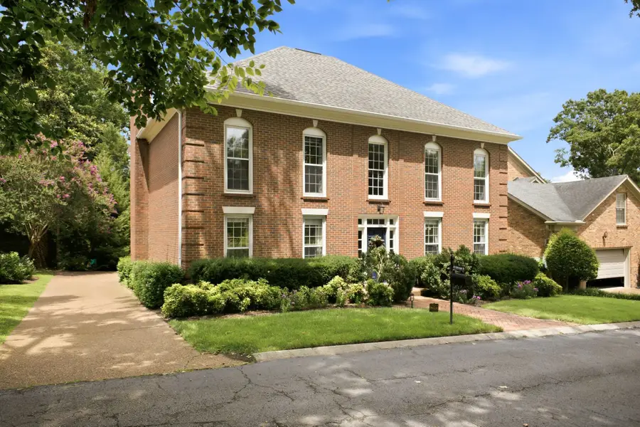 303 Charlesgate Pl, Nashville, TN 37215 - #2