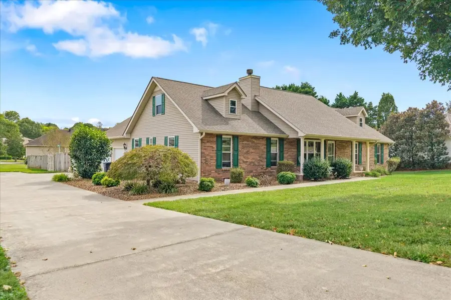 430 Lynnwood Dr, Athens, TN 37303 - #2