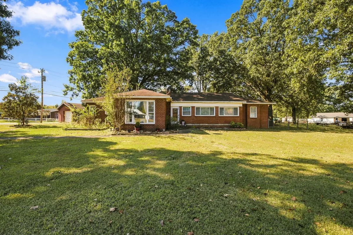41 Curtis Chapel Rd, McEwen, TN 37101 - #1
