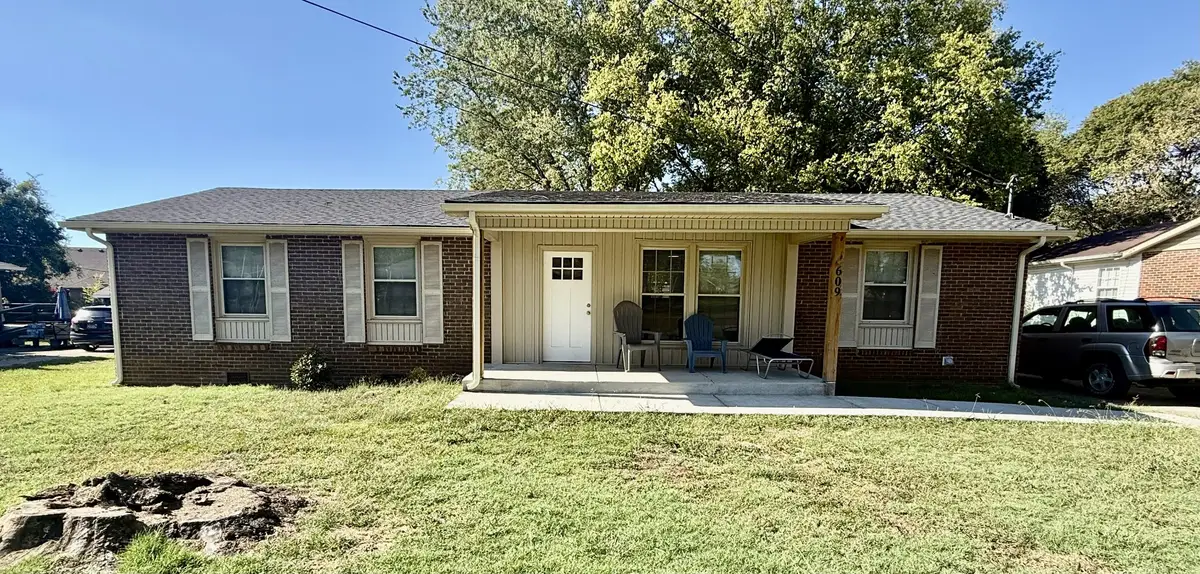 609 Shoma Dr, Shelbyville, TN 37160 - #1