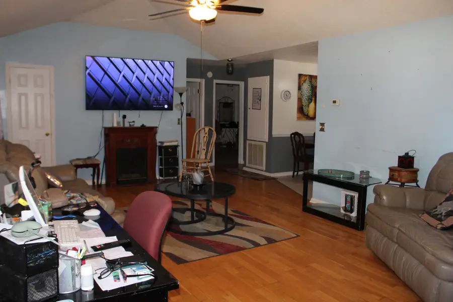 537 Isbell Ln, Decherd, TN 37324 - #3