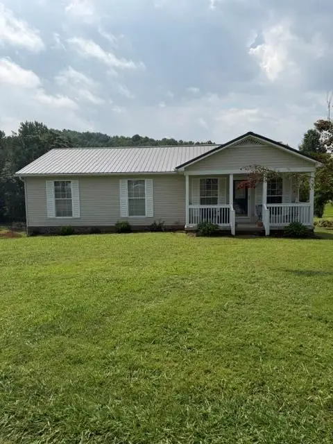 208 Valley St, Sparta, TN 38583 - #2