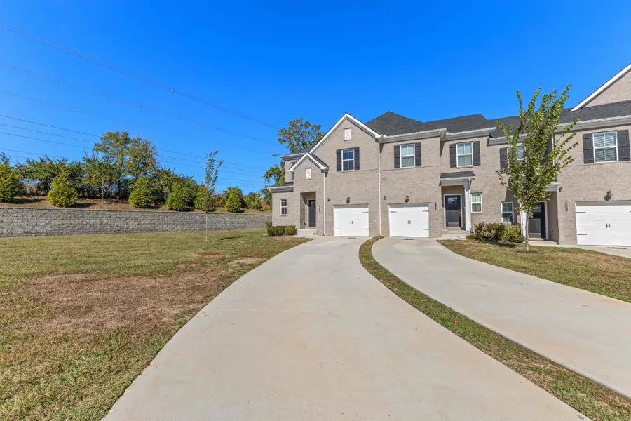 204 Douglas Bend Rd #1706, Gallatin, TN 37066 - #2