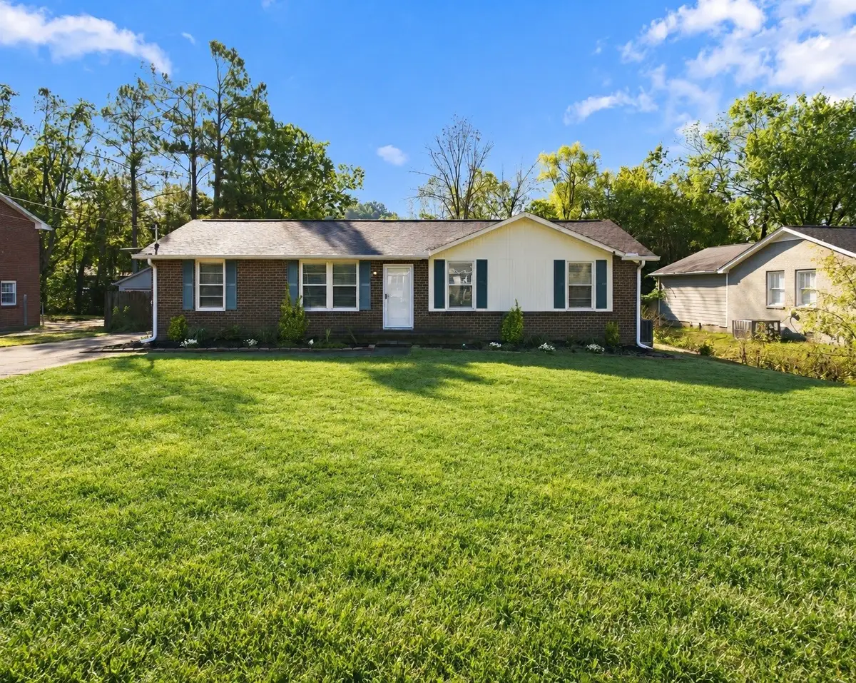 230 New Sawyer Brown Rd, Nashville, TN 37221 - #1
