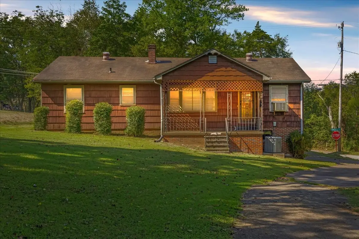 613 Central Ave, Athens, TN 37303 - #1