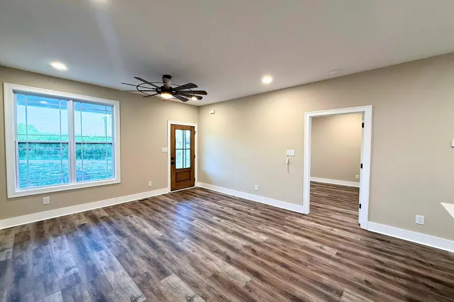 988 Davenport Rd, Cumberland City, TN 37050 - #3