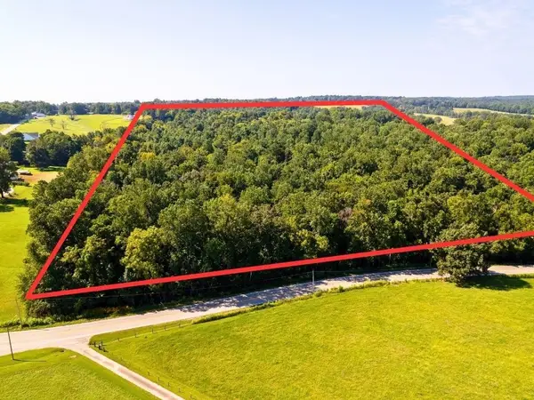 1 Vanleer Hwy, Charlotte, TN 37036