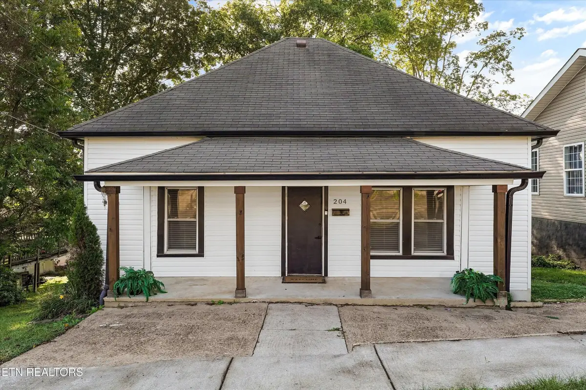 204 E 1st Ave, Lenoir City, TN 37771 - #1