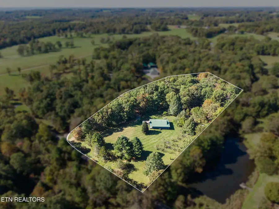 154 Old Kentucky Stock Rd, Crossville, TN 38571 - #2
