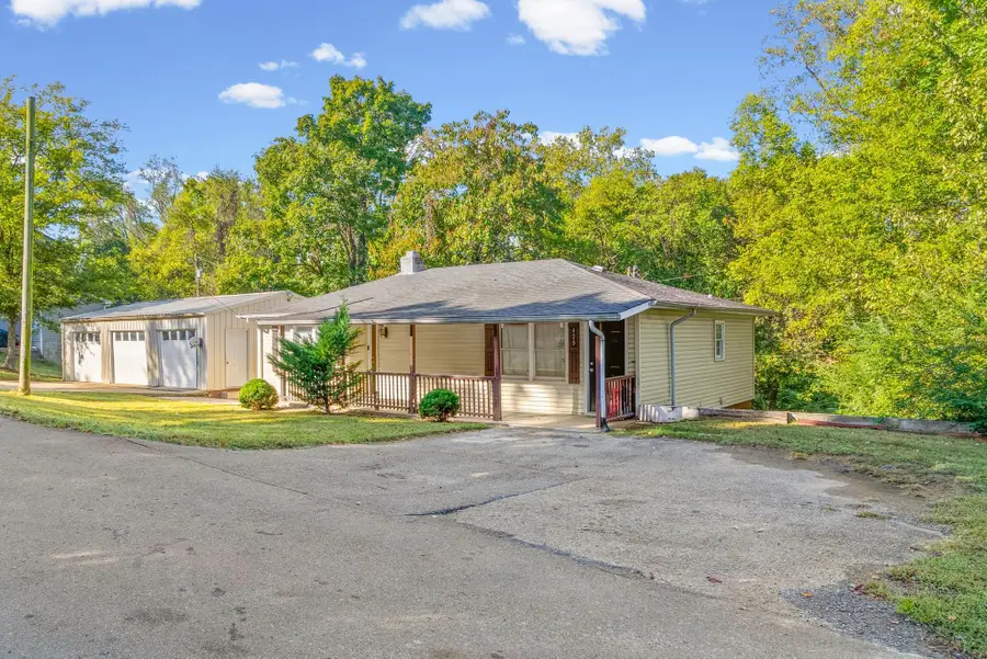 428 Shelby St, Clarksville, TN 37042 - #3