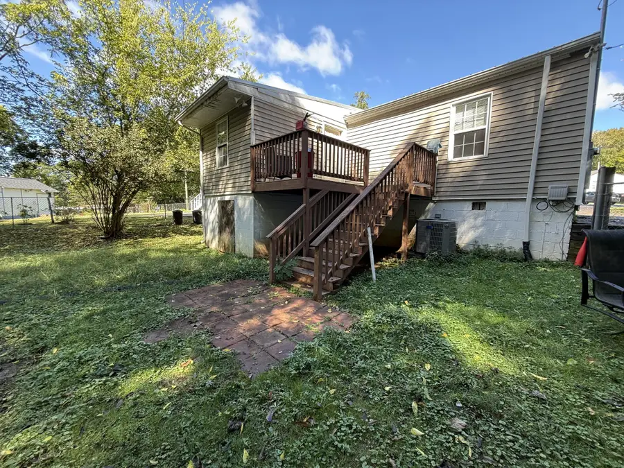 529 Jackson Ave, Maryville, TN 37804 - #2