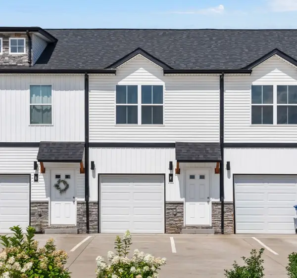 224 Drayton Dr #E, Clarksville, TN 37042